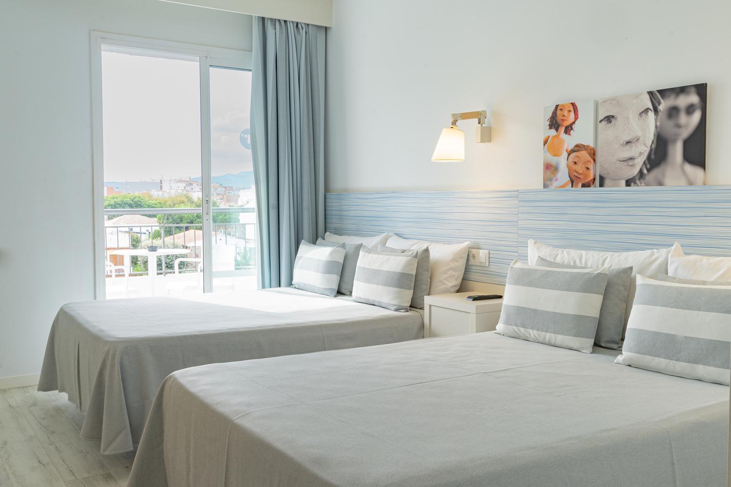 Deluxe Quadruple Room,1739364352:JPEG